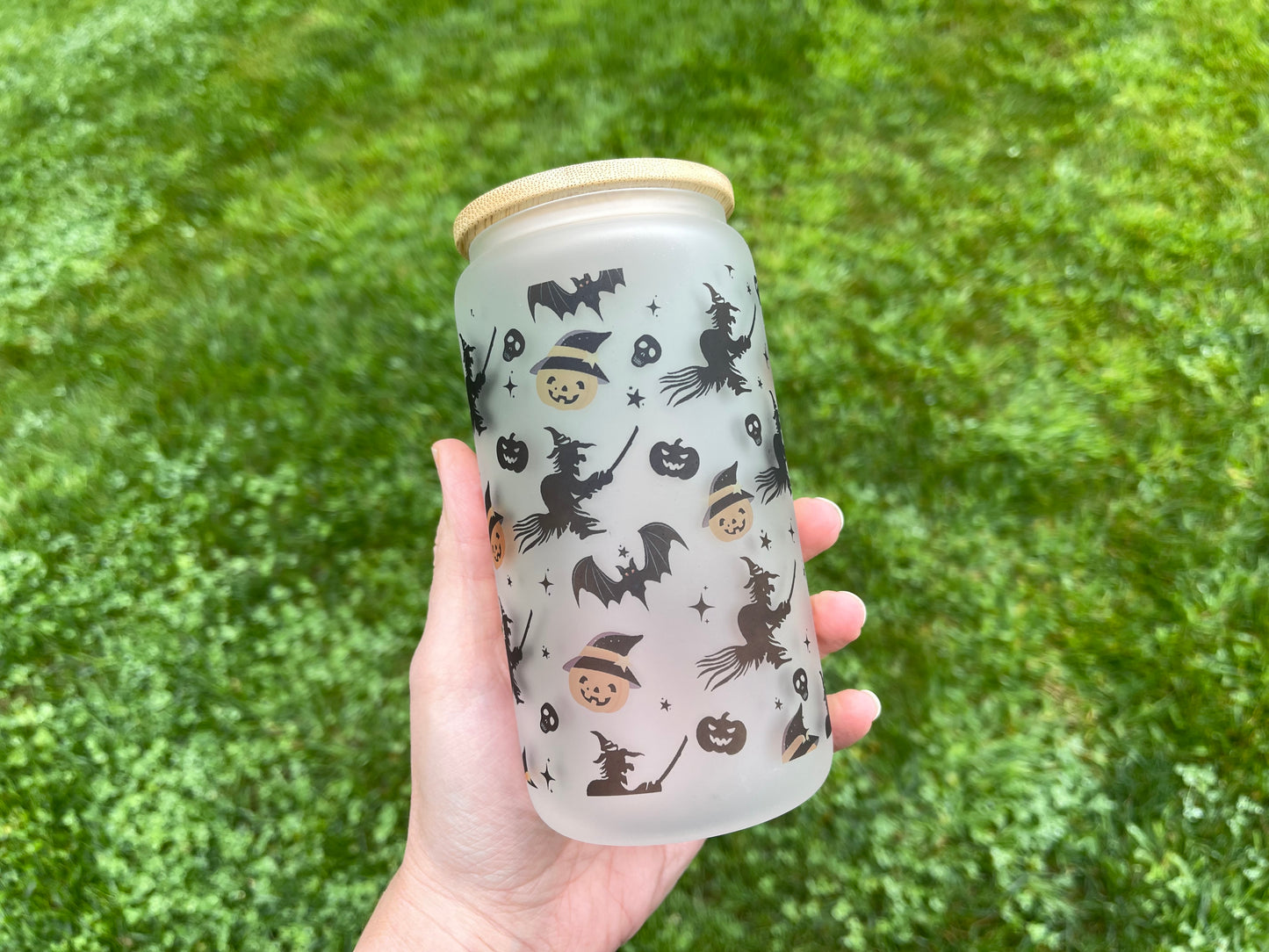 Halloween frosted beer can with straw and bamboo lid