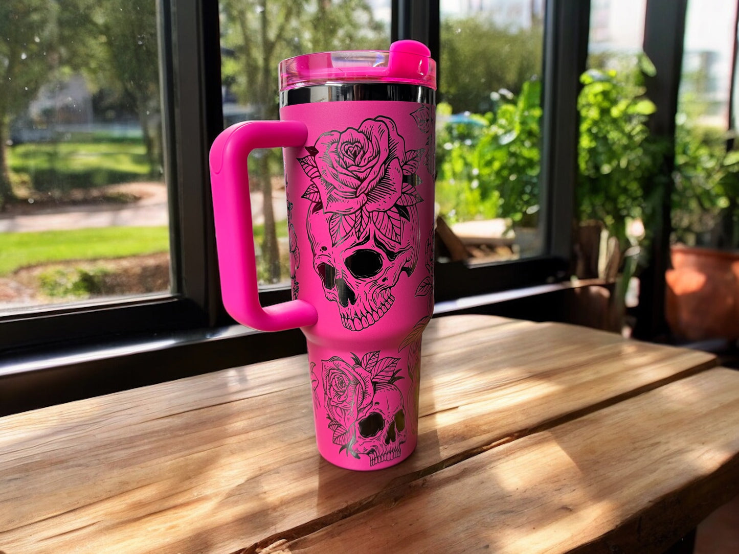 40oz Skulls and Roses Design - Black Mirror base